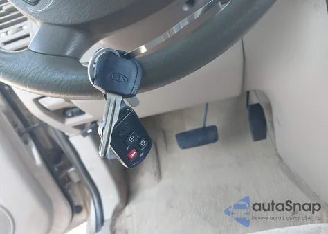 2005 Kia Sedona Ex/Lx z USA, uszkodzony, nr VIN KNDUP132756741086